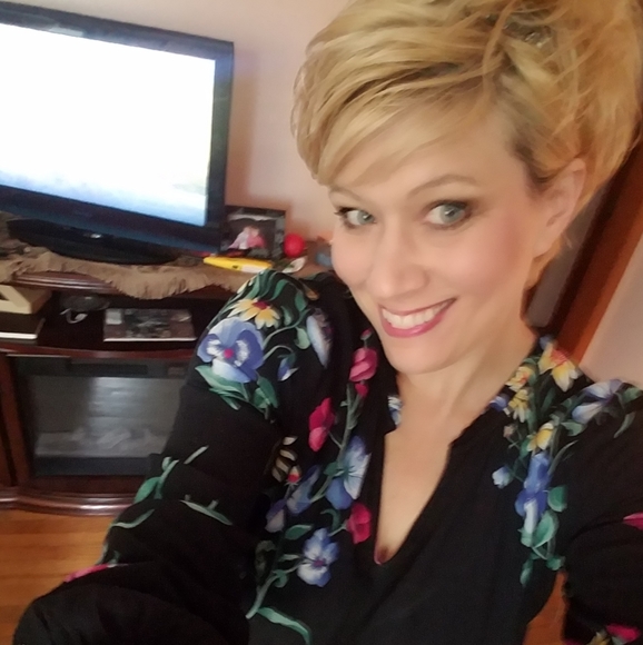 Meet your Posher, Mindette - Picture 2 of 3